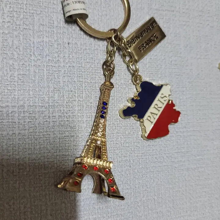 [BUNJANG] Eiffel Tower Keyring Souvenir / [구매혜택안내]에펠탑 키링 파리 기념품 열쇠고리