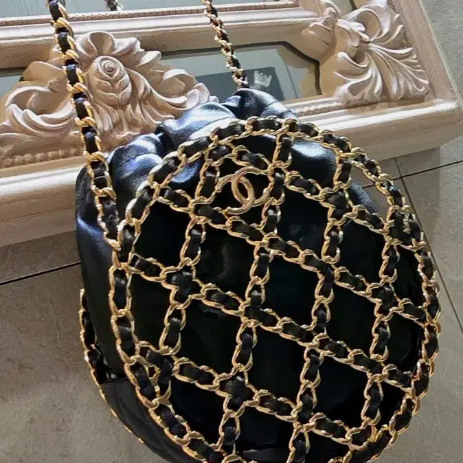 [BUNJANG] Chanel Chain Round Bucket Bag / 샤넬 체인 원형 버킷백