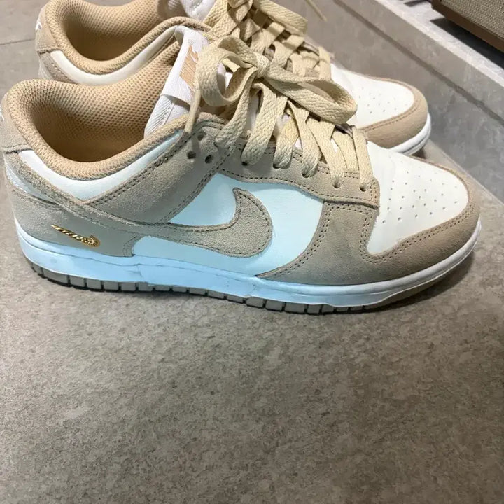 [BUNJANG] Nike Dunk Low Ivory Sneakers / 나이키 덩크로우 240