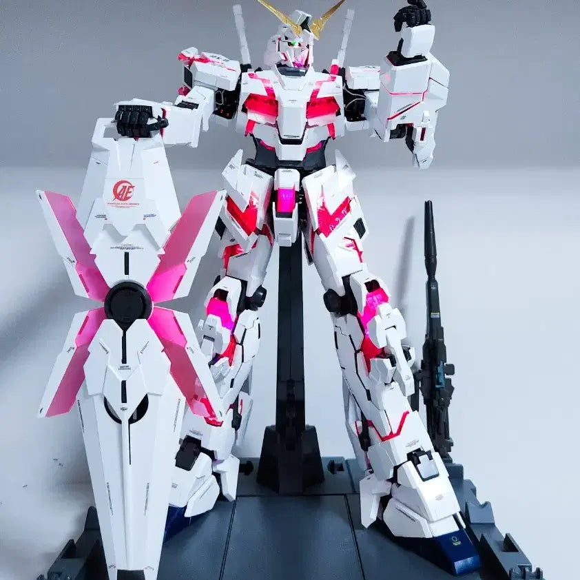 [BUNJANG] PG Unicorn Gundam w/ Genuine LED Unit &amp; Display Case / 유니콘건담 s급 PG 유니콘 건담 + 정품 LED 유닛 + 케이스