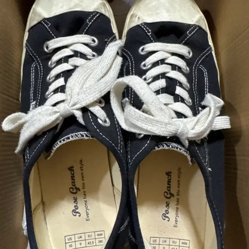 [BUNJANG] Pose Ganch Musubi Black Sneakers / 포즈간츠 Pose Ganch 무스비 블랙 스니커즈