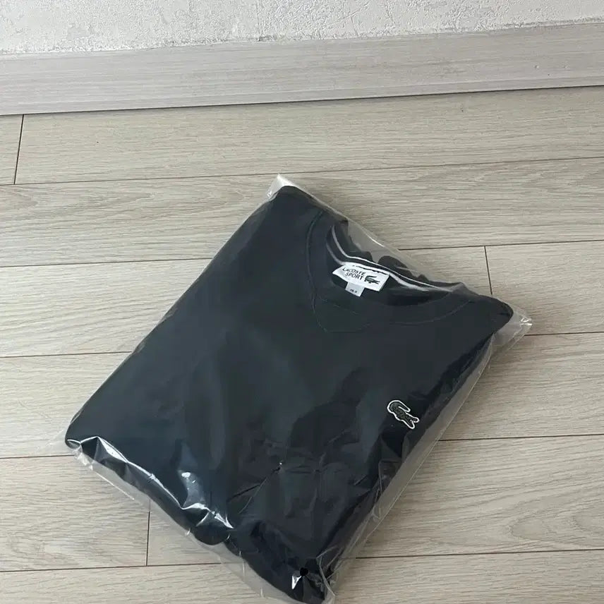 [BUNJANG] Lacoste Black Crewneck T-shirt (Unisex) / 라코스테 블랙 맨투맨 티셔츠 남녀공용