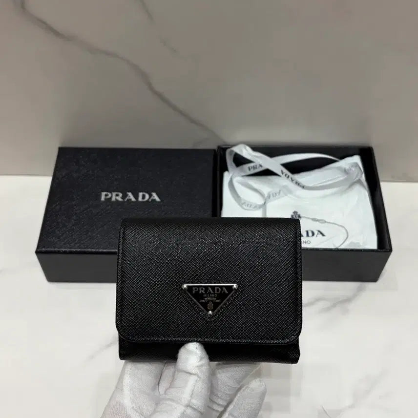 [BUNJANG] Prada Triangle Logo Bi-fold Wallet / [정품] S급 프라다 트라이앵글 로고 반지갑