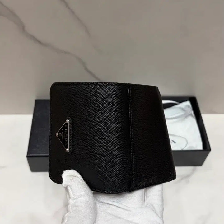 [BUNJANG] Prada Triangle Logo Bi-fold Wallet / [정품] S급 프라다 트라이앵글 로고 반지갑