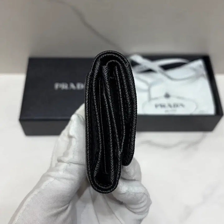 [BUNJANG] Prada Triangle Logo Bi-fold Wallet / [정품] S급 프라다 트라이앵글 로고 반지갑