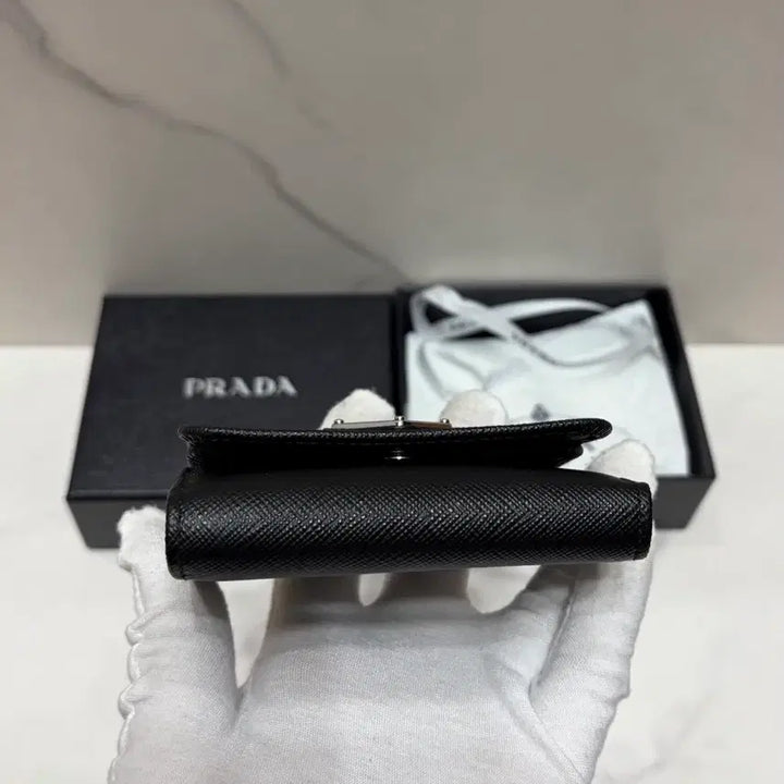 [BUNJANG] Prada Triangle Logo Bi-fold Wallet / [정품] S급 프라다 트라이앵글 로고 반지갑