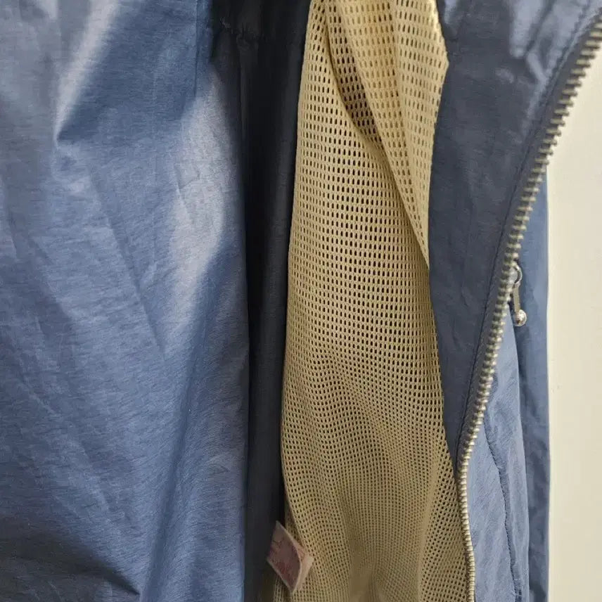 [BUNJANG] Lacoste LIVE Navy Hooded Windbreaker 48 / 라코스테 LIVE 후드 바람막이 네이비 48 사이즈