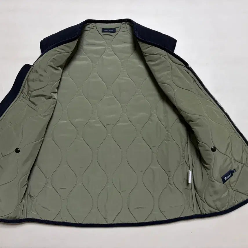 [BUNJANG] Drake's Quilted Vest - Navy Melton Wool / 드레익스 퀼티드 베스트 40