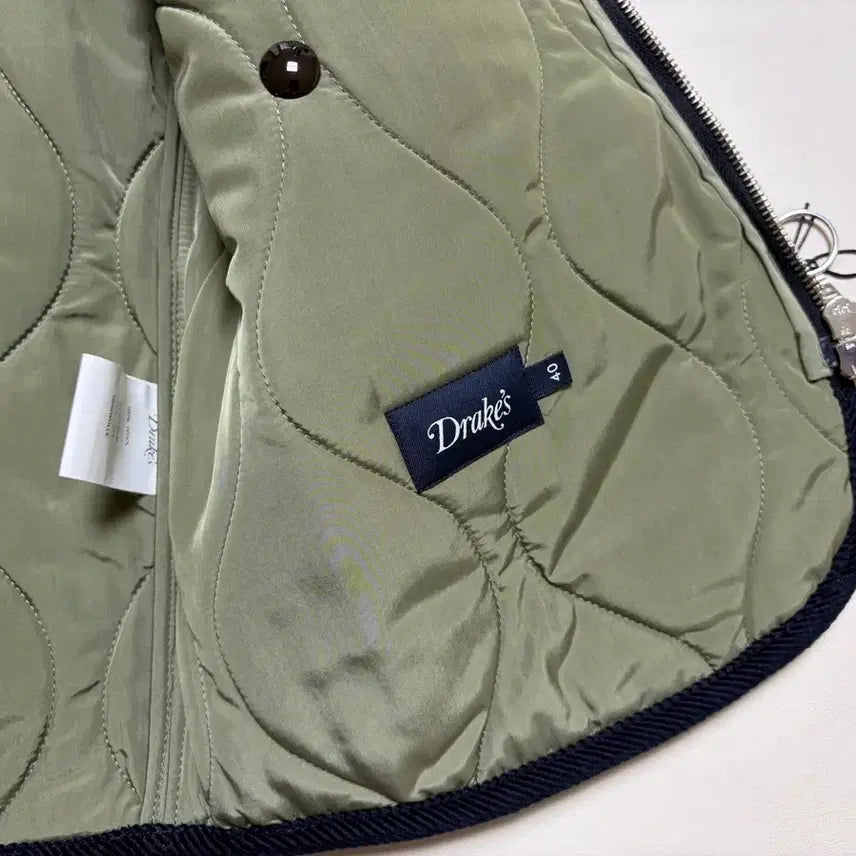 [BUNJANG] Drake's Quilted Vest - Navy Melton Wool / 드레익스 퀼티드 베스트 40