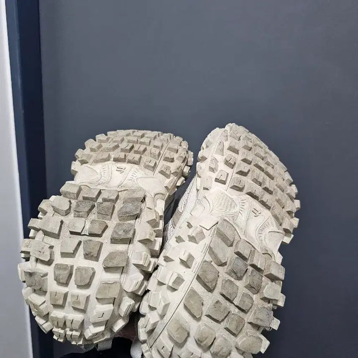 [BUNJANG] Balenciaga Defender Beige Sneakers / 발렌시아가 디펜더 풀구성품 39 베이지