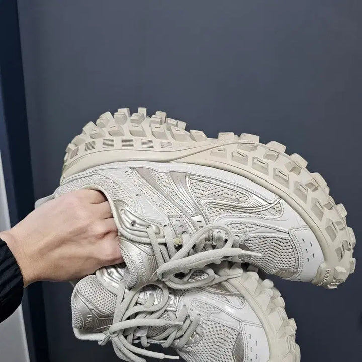 [BUNJANG] Balenciaga Defender Beige Sneakers / 발렌시아가 디펜더 풀구성품 39 베이지