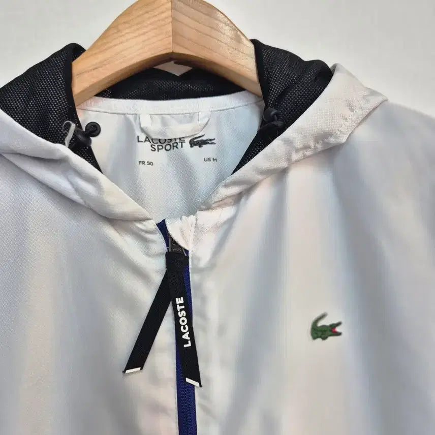 [BUNJANG] Lacoste White Hooded Windbreaker Jacket M / 라코스테 화이트 후드 바람막이 자켓 M