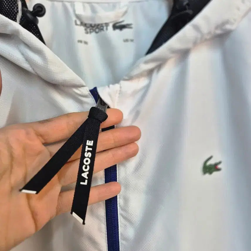[BUNJANG] Lacoste White Hooded Windbreaker Jacket M / 라코스테 화이트 후드 바람막이 자켓 M