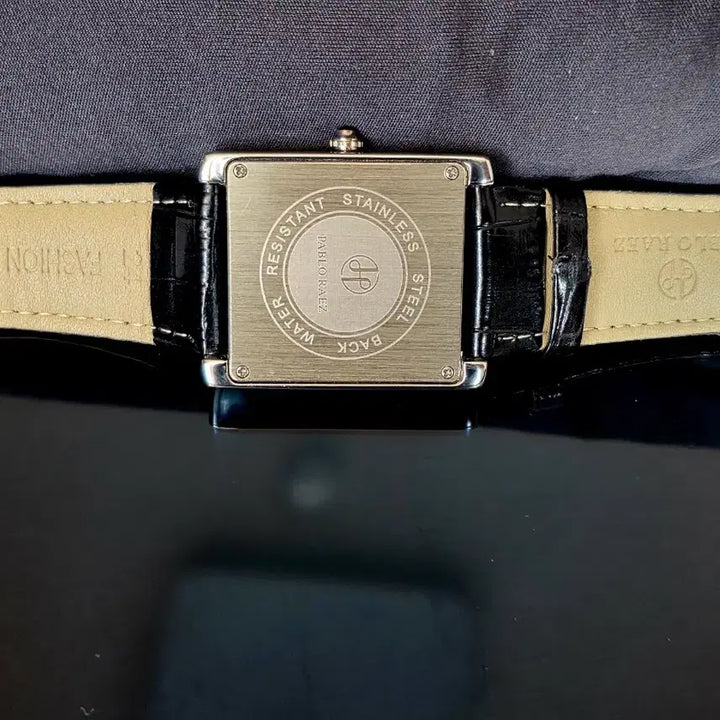[BUNJANG] U.S.A Pablo Raez Square Leather Watch / U.S.A 파블로 라에즈 사각시계 (까르띠에 디자인)