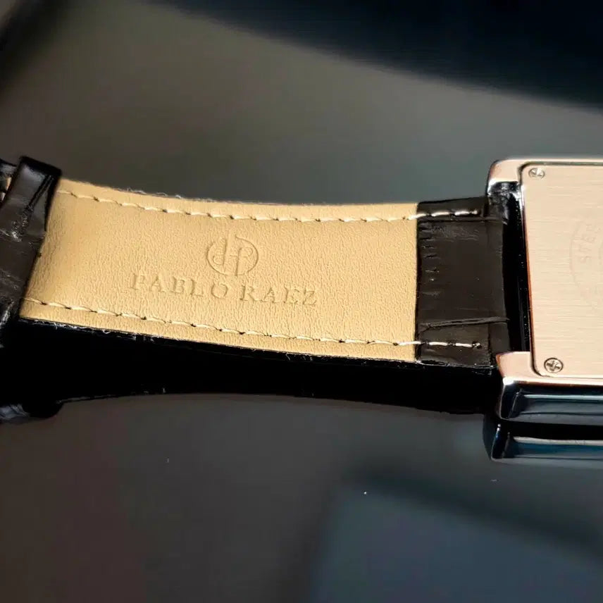 [BUNJANG] U.S.A Pablo Raez Square Leather Watch / U.S.A 파블로 라에즈 사각시계 (까르띠에 디자인)