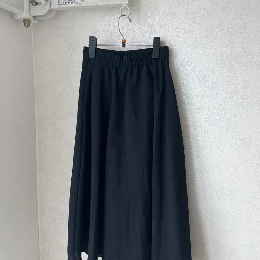 [BUNJANG] Black Long Skirt - All Season / 찰랑소재 블랙 롱 스커트 프리사이즈 3계절착용가능