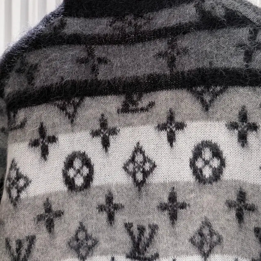 [SOLD OUT] (S+/  L ) 루이비통 모노그램 모헤어 블랙 가디건