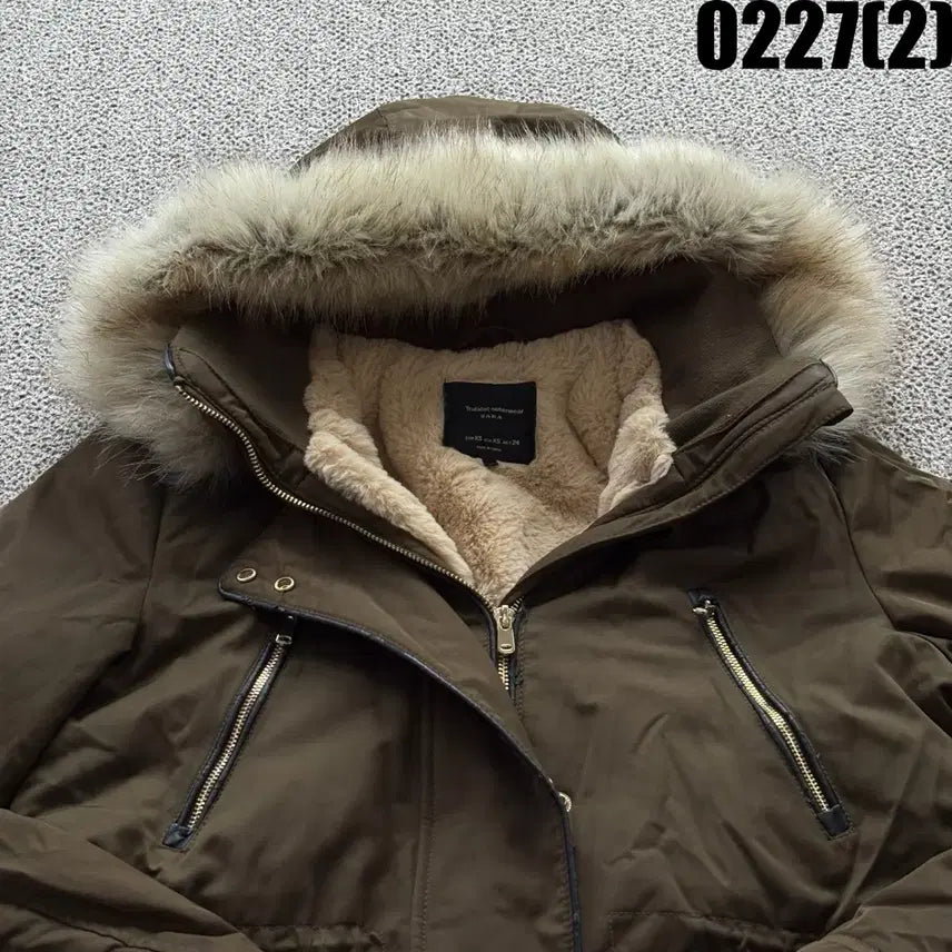 [BUNJANG] ZARA Khaki Faux Fur Hooded Padded Jumper / 자라 카키색 퍼 후드 패딩 점퍼 XS