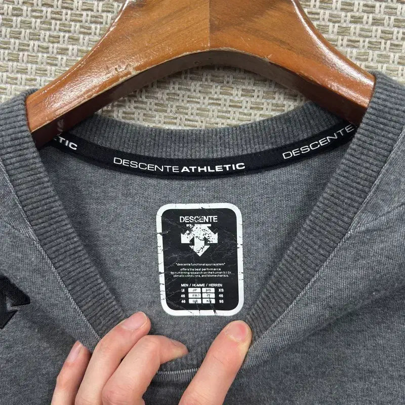 [BUNJANG] Descente Side Logo Sweatshirt / 데상트 사이드로고 맨투맨 95 M12803