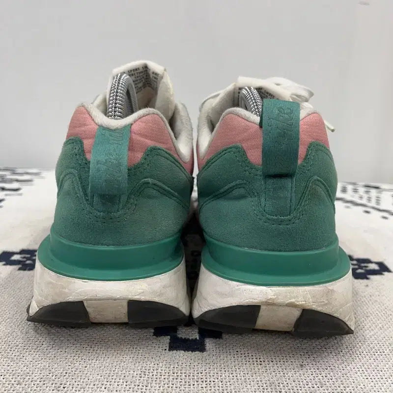 [BUNJANG] Nike Air Max Dawn Sneakers 255 / 나이키 에어맥스 던 스니커즈 255 E02342