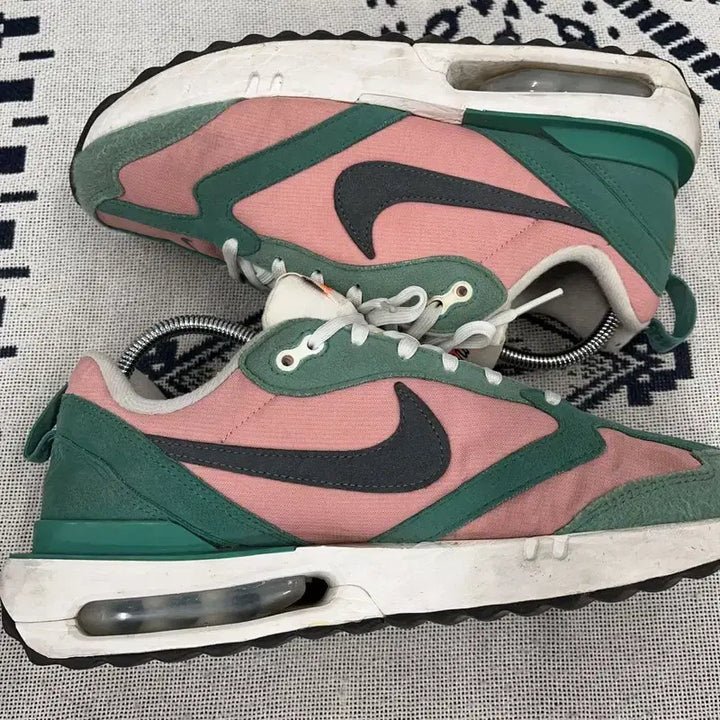 [BUNJANG] Nike Air Max Dawn Sneakers 255 / 나이키 에어맥스 던 스니커즈 255 E02342