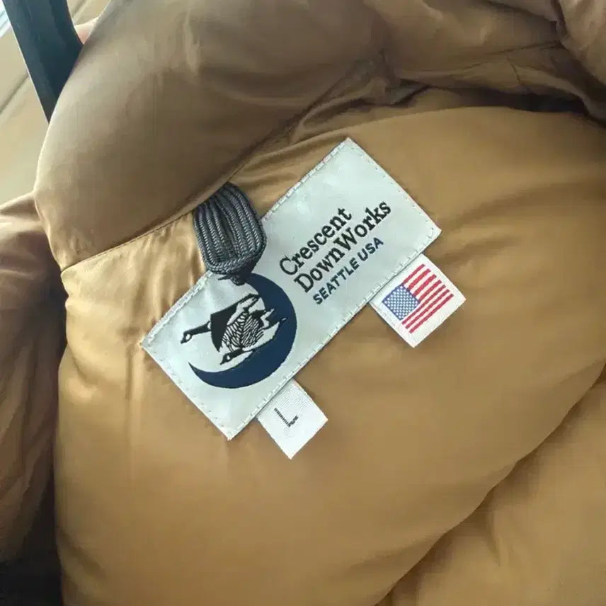 [BUNJANG] Crescent Down Works Down Vest L Size / 크레센트다운웍스 다운 베스트 조끼패딩 L 사이즈
