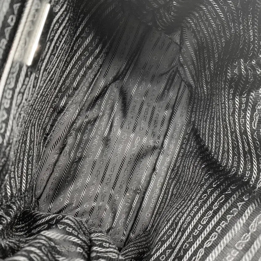 [BUNJANG] Prada Re-Nylon Triangle Logo Backpack Medium 1BZ811 / 프라다 리나일론 삼각로고 백팩 미듐 1BZ811