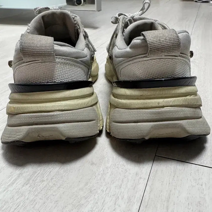 [BUNJANG] Nike V2K Run Summit White Sneakers / 나이키 V2K 런 서밋 화이트 230