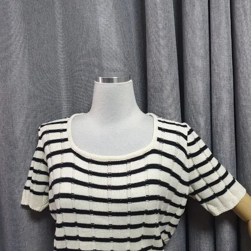 [BUNJANG] Square Stripe Knit Top / 스퀘어 스트라이프 니트