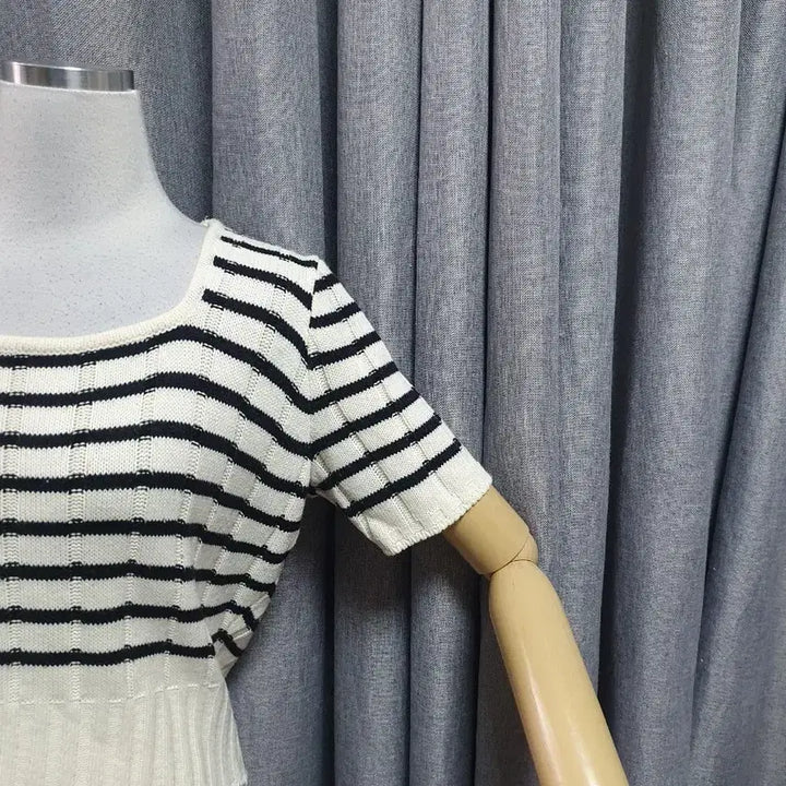 [BUNJANG] Square Stripe Knit Top / 스퀘어 스트라이프 니트