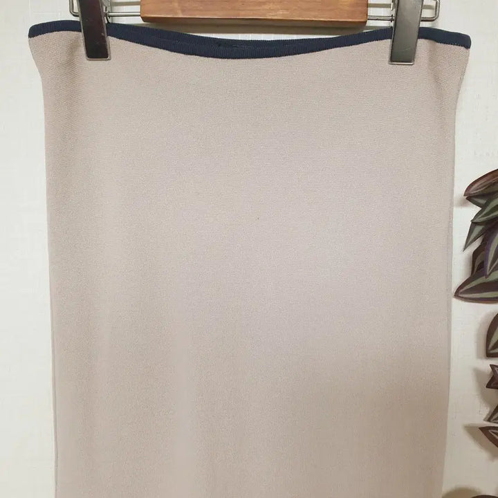 [BUNJANG] Ferragamo Knit Skirt Beige M / 페레가모 정품 니트스커트 66 베이지 M