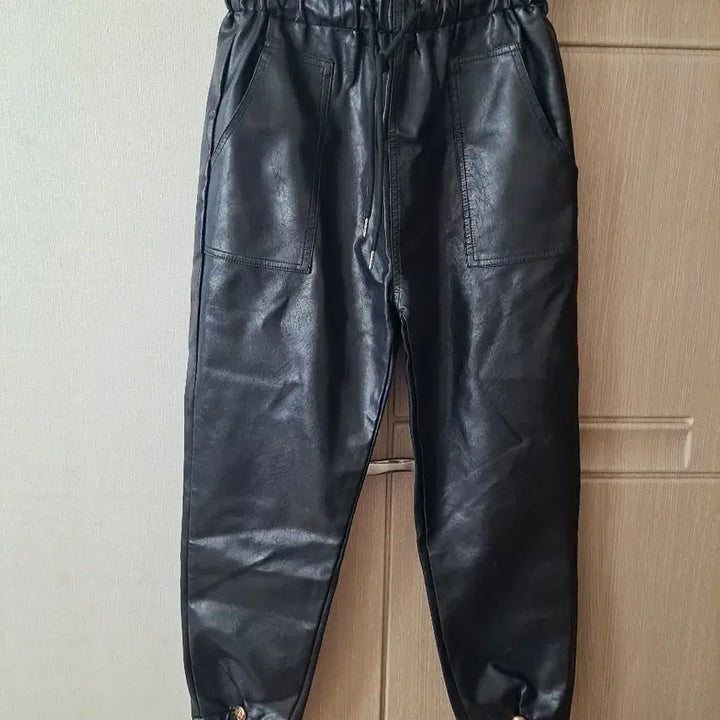 [BUNJANG] Artificial Leather Jogger Pants / 인조가죽   조거바지