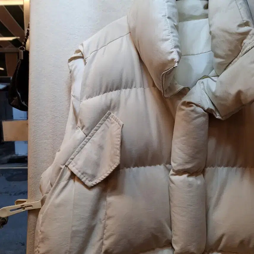 [BUNJANG] Ivory Nuptse Padded Vest / 아이보리 눕시 패딩 조끼입니다
