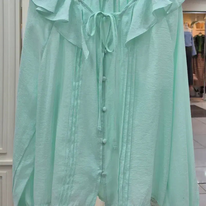 [BUNJANG] Mint Ruffle Blouse / 민트 프릴 블라우스 / 러플 넥 리본 블라우스 40%세일