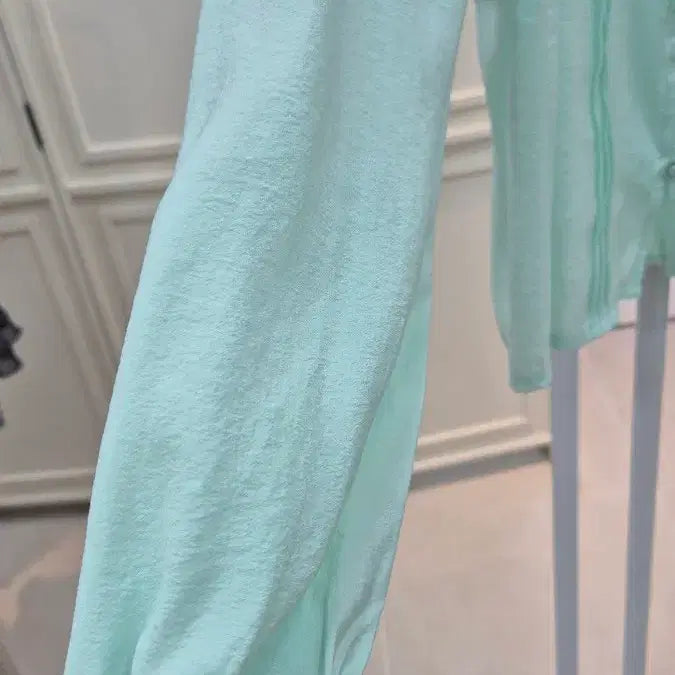 [BUNJANG] Mint Ruffle Blouse / 민트 프릴 블라우스 / 러플 넥 리본 블라우스 40%세일