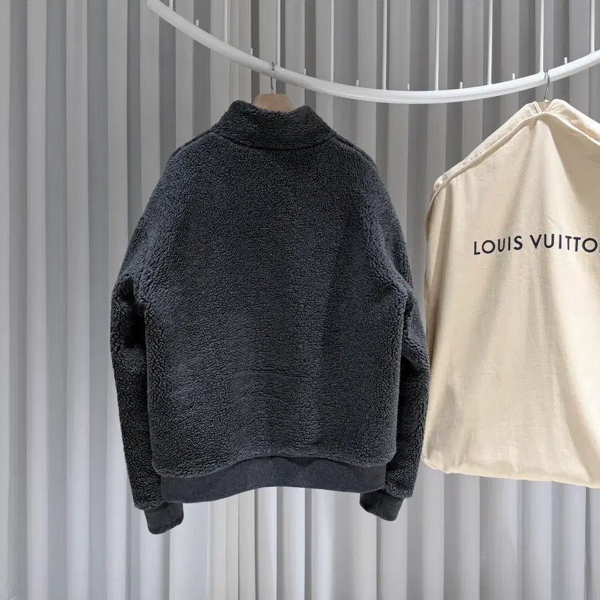 [BUNJANG] Louis Vuitton Monogram Leather Patch Fleece Charcoal Blouson / ( S+ / 4L ) 루이비통 모노그램 레더패치 플러스 차콜 블루종