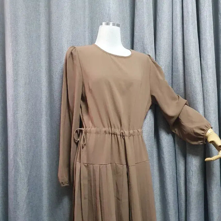 [BUNJANG] Pleated Colorblock Maxi Dress / 플리츠 배색 허리끈 맥시원피스