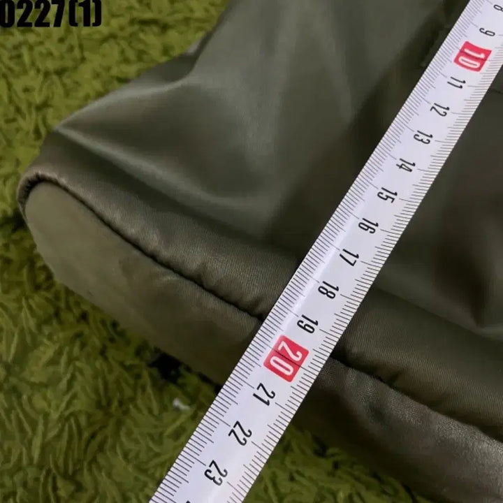 [BUNJANG] Porter Olive Drawstring Shoulder Bag / 포터 올리브 드로우스트링 숄더백 가방 (탈색 약간 사진참고)