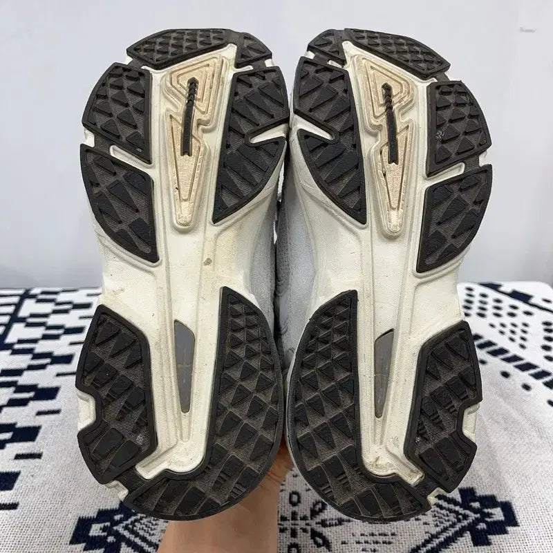 [BUNJANG] Dynafit Rooster Lettering Sneakers / 다이나핏 루스터 레터링 운동화 230 E02343