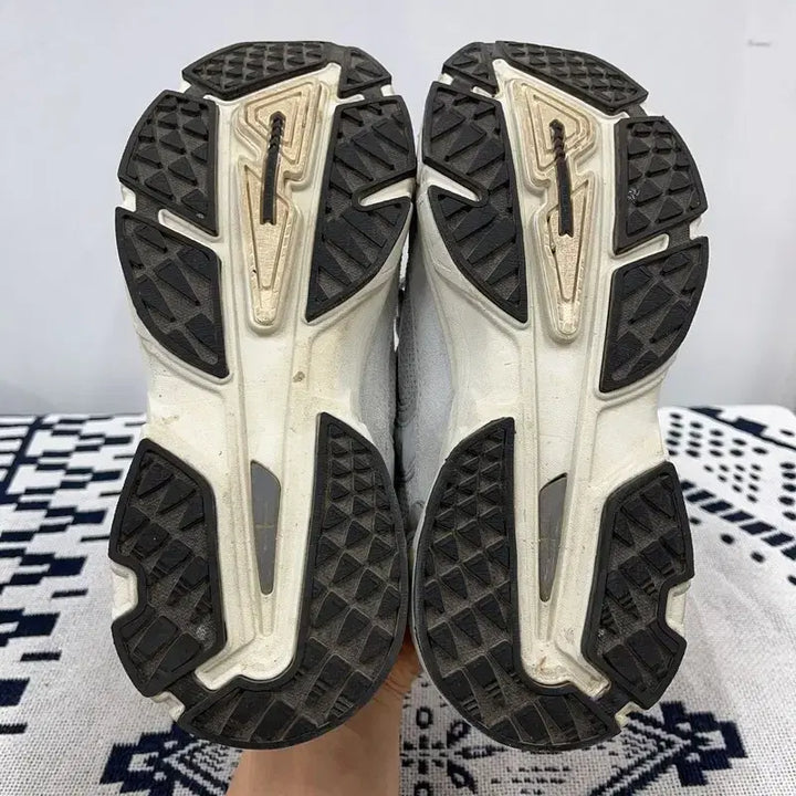 [BUNJANG] Dynafit Rooster Lettering Sneakers / 다이나핏 루스터 레터링 운동화 230 E02343