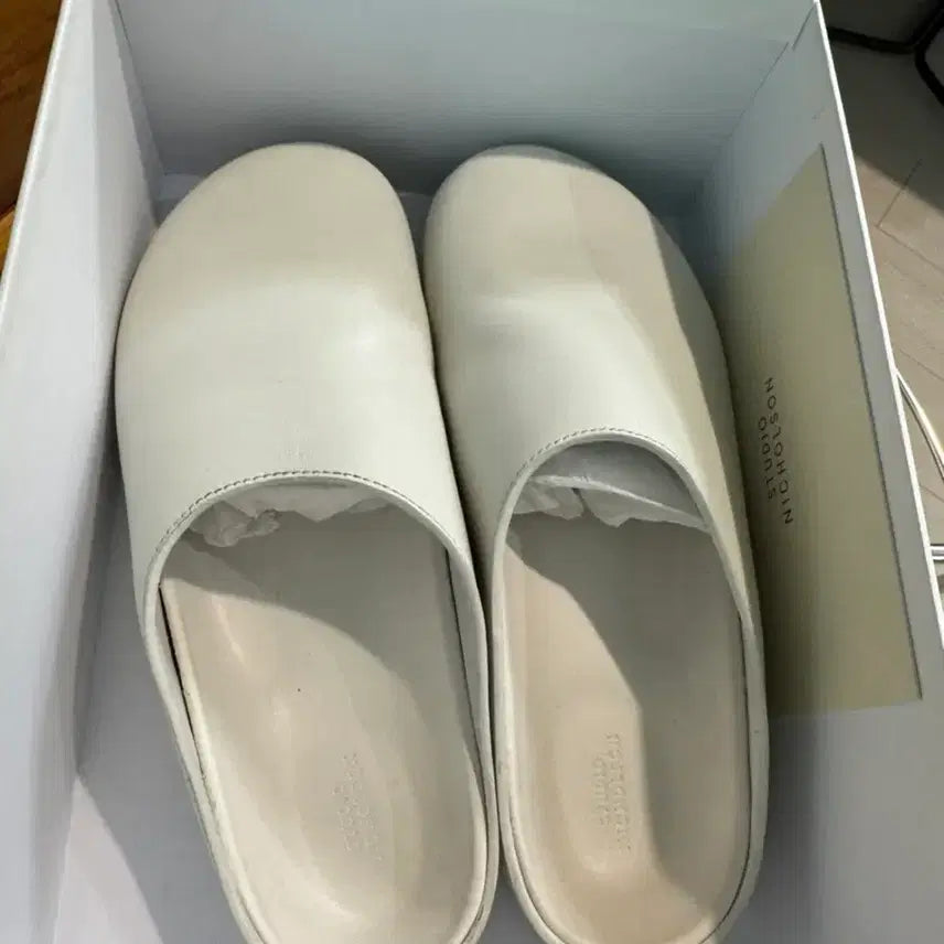 [BUNJANG] Studio Nicholson White Leather Clogs / 스튜디오 니콜슨 화이트 레더 가죽 클로그, 뮬, 슬리퍼 37사이즈