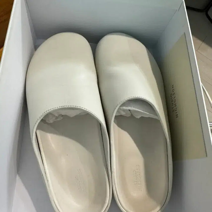 [BUNJANG] Studio Nicholson White Leather Clogs / 스튜디오 니콜슨 화이트 레더 가죽 클로그, 뮬, 슬리퍼 37사이즈