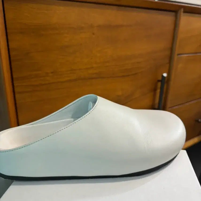 [BUNJANG] Studio Nicholson White Leather Clogs / 스튜디오 니콜슨 화이트 레더 가죽 클로그, 뮬, 슬리퍼 37사이즈
