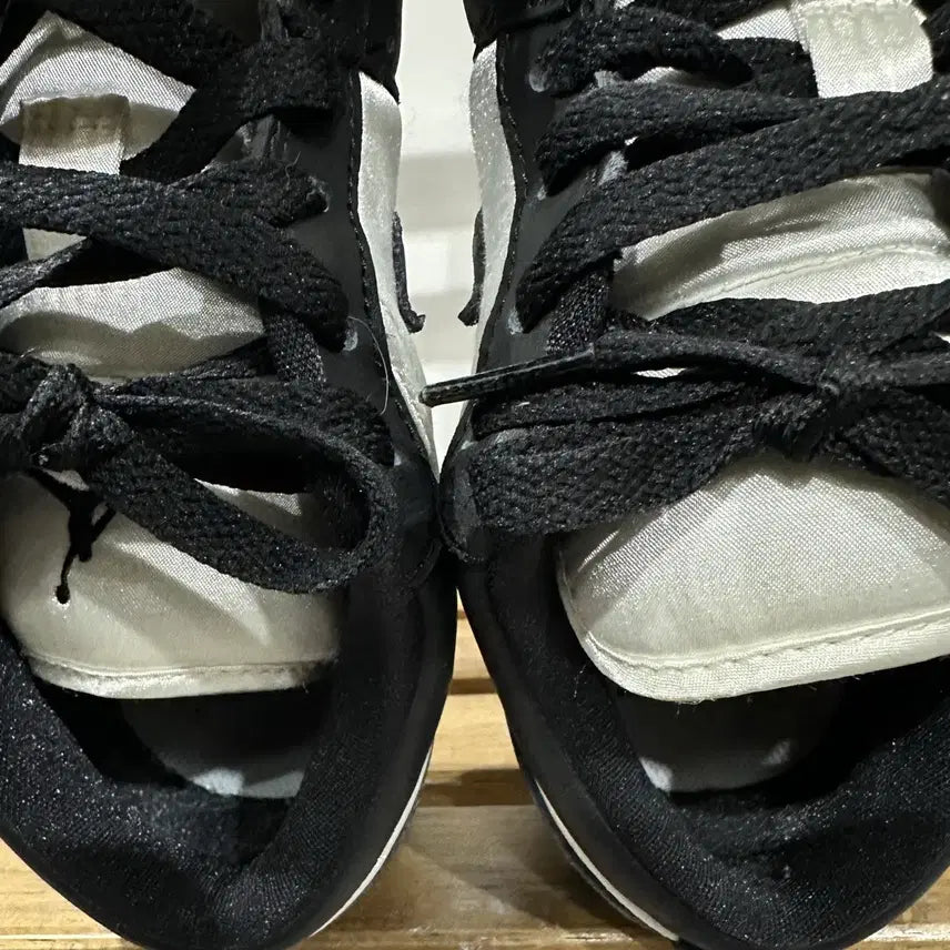 [BUNJANG] Nike Air Jordan 1 Low Black White Sneakers / 255) 나이키 운동화 남성 남자 신발 에어 조던1 로우 블랙 화이트