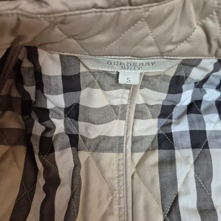 [BUNJANG] Burberry Quilted Jacket Beige / 버버리 퀼팅 자켓 베이지 (정품)