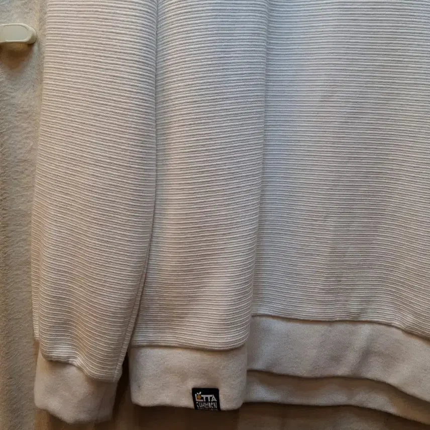 [BUNJANG] [I'M]TRIANGLE White Pattern Men's Sweatshirt / [I'M]TRIANGLE 화이트 패턴 맨투맨 티셔츠