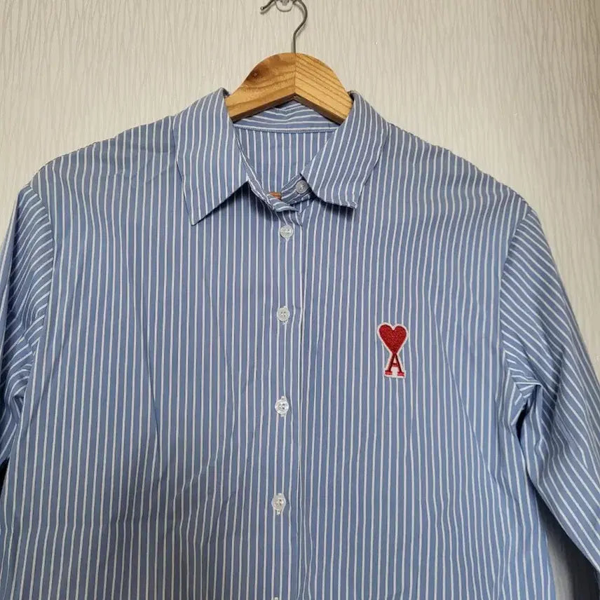 [BUNJANG] Stripe Shirt Blue Heart Logo / (거의새것) 스트라이프 셔츠 블루 하트 로고