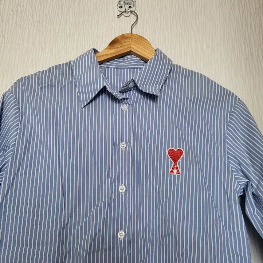[BUNJANG] Stripe Shirt Blue Heart Logo / (거의새것) 스트라이프 셔츠 블루 하트 로고