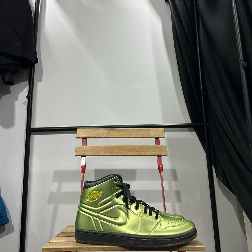 [BUNJANG] Nike Air Jordan 1 Anodized Men's Sneakers / 290) 나이키 운동화 남성 남자 신발 에어 조던 1 아노다이즈