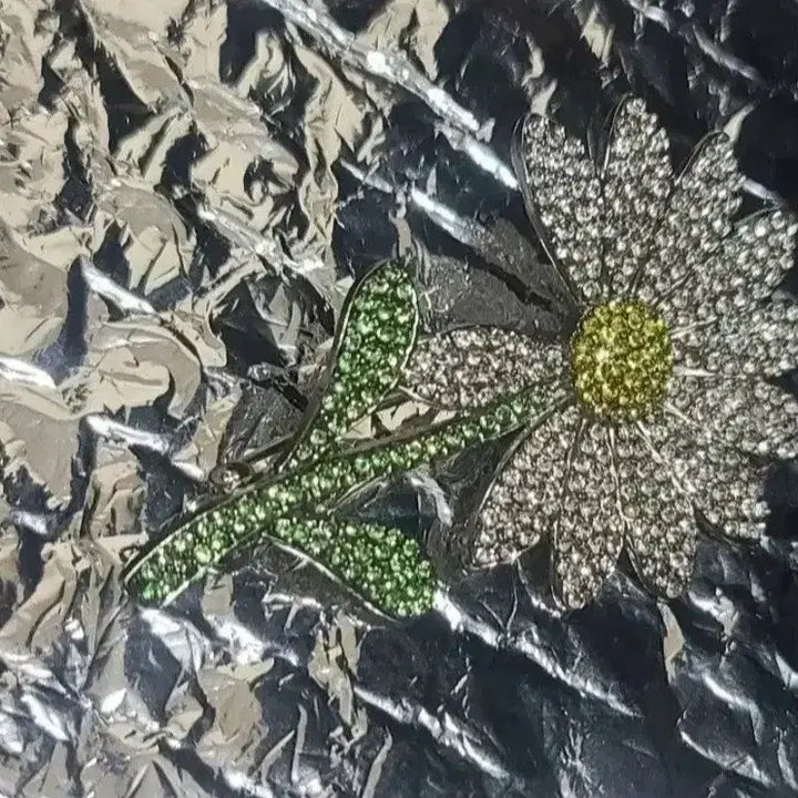 [BUNJANG] G-Dragon Daisy Brooch / 지디 데이지 브로치 최저가 팝니다!